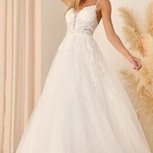 Lulu's Size 8 White Embroidered Beaded Backless A-Line Gown style 2120516